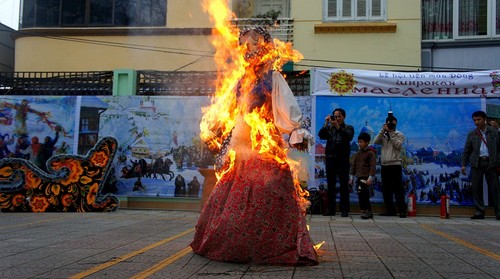 В РЦНК в Ханое отпраздновали Масленицу - ảnh 17